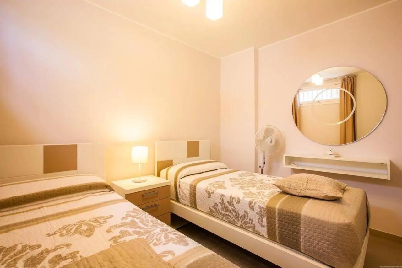 1 Bedroom Apartment For 4 People In Tenerife Costa Adeje  Buitenkant foto