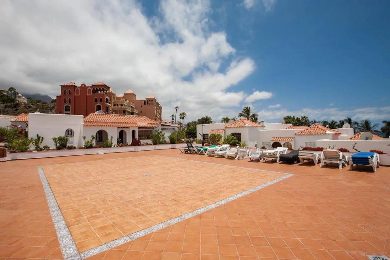 1 Bedroom Apartment For 4 People In Tenerife Costa Adeje  Buitenkant foto