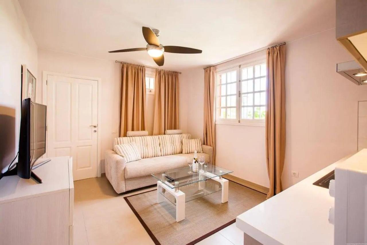 1 Bedroom Apartment For 4 People In Tenerife Costa Adeje  Buitenkant foto